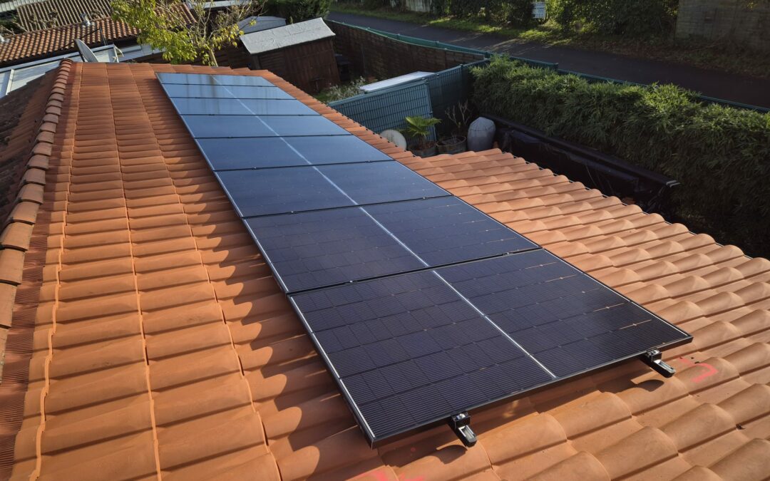 Installation photovoltaïque en surimposition à Biscarrosse